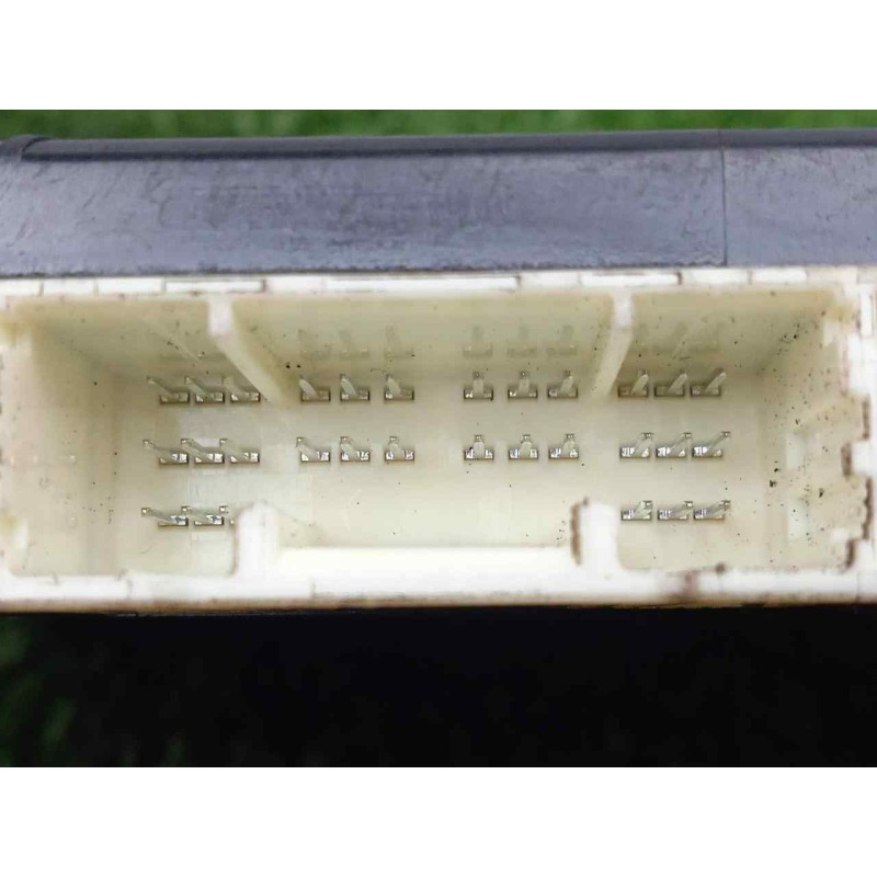Recambio de modulo electronico para toyota yaris 1.3 16v cat referencia OEM IAM 892210D470-2380009281-MB2380009281 DENSO 