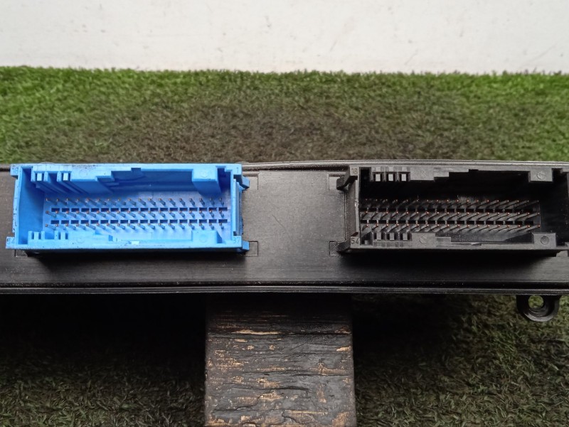 Recambio de modulo confort para bmw 3 (e90) 320 d referencia OEM IAM 532305D06-0018620  2.CONECTORES