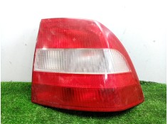 Recambio de piloto trasero derecho para opel vectra b berlina 1.6 16v referencia OEM IAM  VECTRA.B - 4.PUERTAS 95-99 - BLANCO