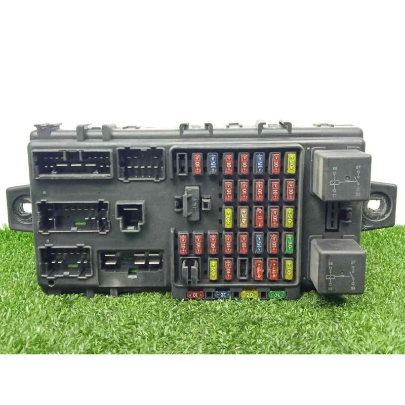 Recambio de caja reles / fusibles para hyundai santa fe (sm) 2.7 v6 cat referencia OEM IAM 9118826100  