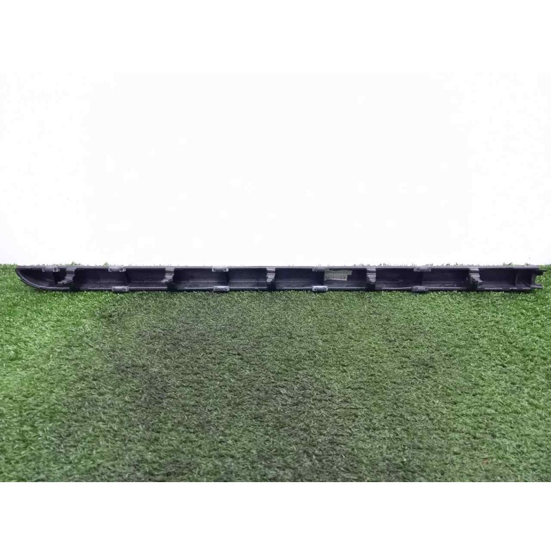 Recambio de moldura para audi a3 sedán(8vs) 2.0 16v tdi referencia OEM IAM 8V1853190AE  
