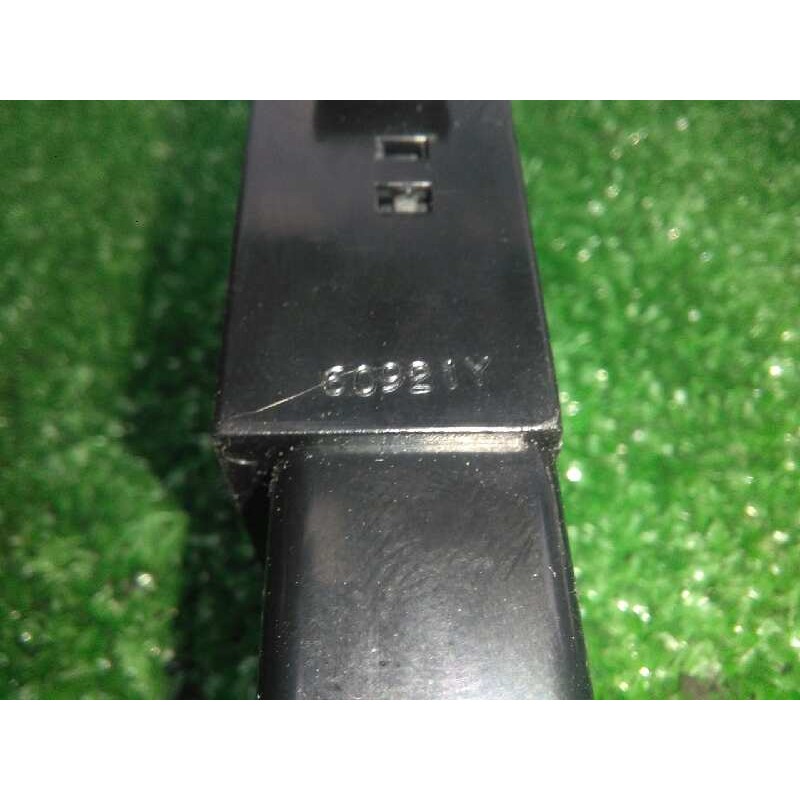 Recambio de warning para hyundai santa fe (bm) 2.2 crdi cat referencia OEM IAM 864W0140-60921Y 8.PINES 