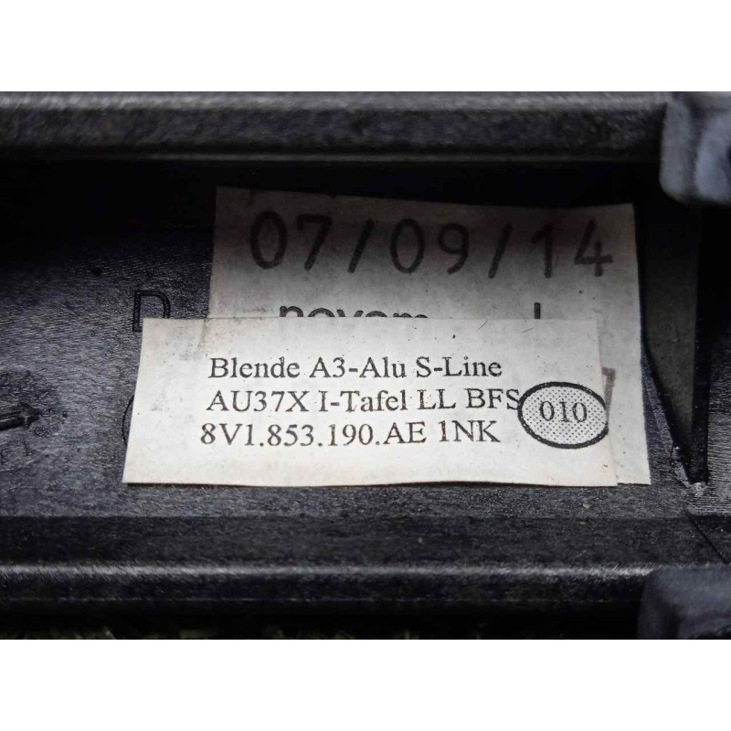 Recambio de moldura para audi a3 sedán(8vs) 2.0 16v tdi referencia OEM IAM 8V1853190AE  