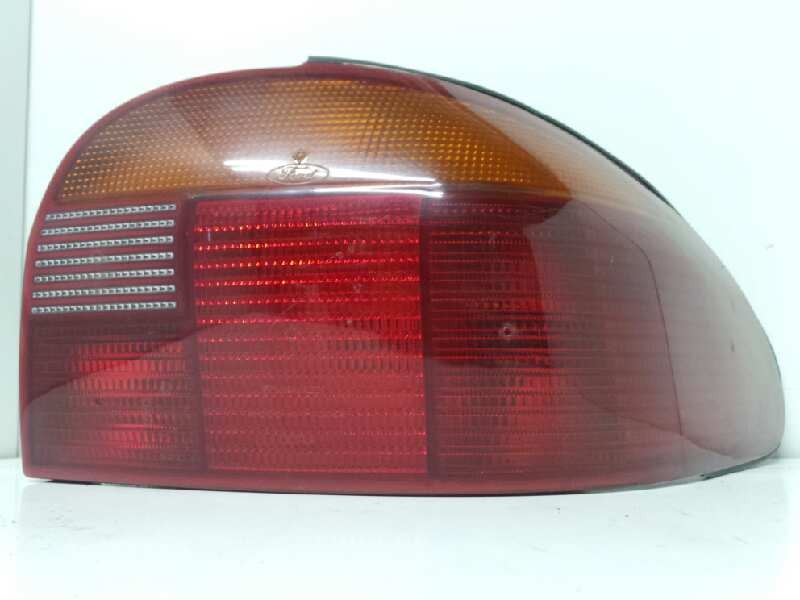 Recambio de piloto trasero derecho para ford mondeo berlina/familiar (fd) referencia OEM IAM 5P 5.PUERTAS 5P