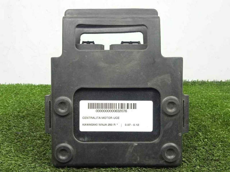 Recambio de centralita motor uce para kawasaki ninja 250 r referencia OEM IAM 211750199-1121007120  DENSO