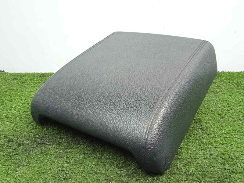 Recambio de apoyabrazos central para land rover evoque 2.2 td4 cat referencia OEM IAM LR043617  