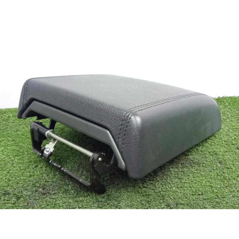 Recambio de apoyabrazos central para land rover evoque 2.2 td4 cat referencia OEM IAM LR043617  