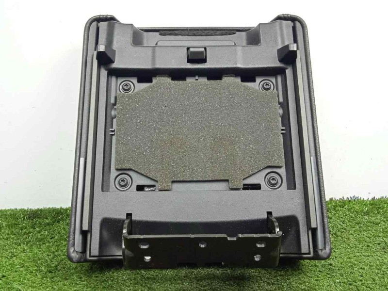 Recambio de apoyabrazos central para land rover evoque 2.2 td4 cat referencia OEM IAM LR043617  