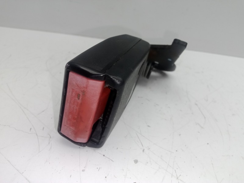Recambio de enganche cinturon trasero derecho para renault laguna iii 1.5 dci diesel referencia OEM IAM   