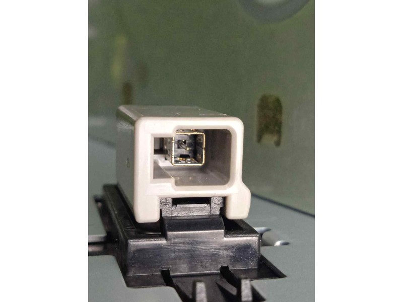 Recambio de sistema navegacion gps para toyota yaris 1.3 16v cat referencia OEM IAM 861400D100  