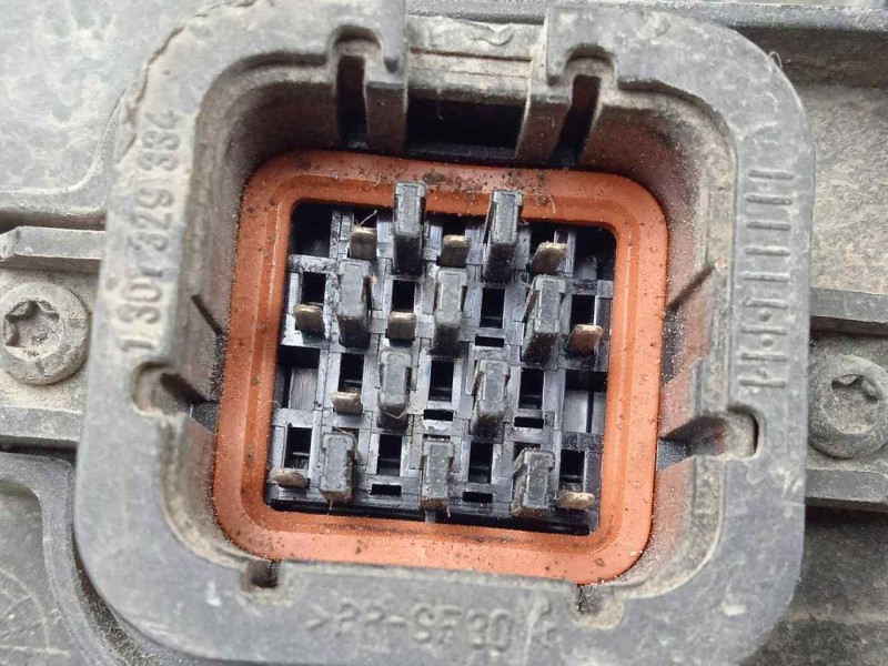 Recambio de faro derecho para ford mondeo berlina (ge) 2.2 tdci referencia OEM IAM 0301174272-1S7113005CM 00-07 - XENON CON.TARA