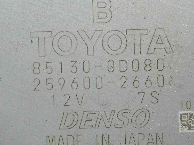 Recambio de motor limpia trasero para toyota yaris 1.3 16v cat referencia OEM IAM 851300D080 5.PINES 
