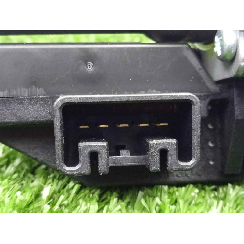 Recambio de motor limpia trasero para toyota yaris 1.3 16v cat referencia OEM IAM 851300D080 5.PINES 