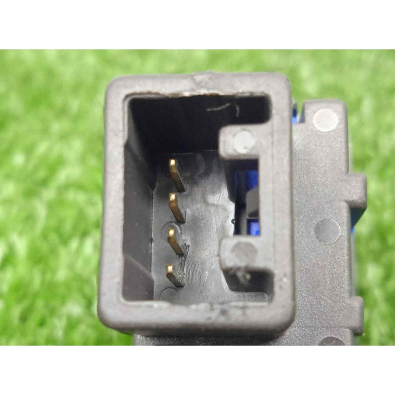 Recambio de regulador faros para toyota yaris 1.3 16v cat referencia OEM IAM 841520D090 4.PINES 
