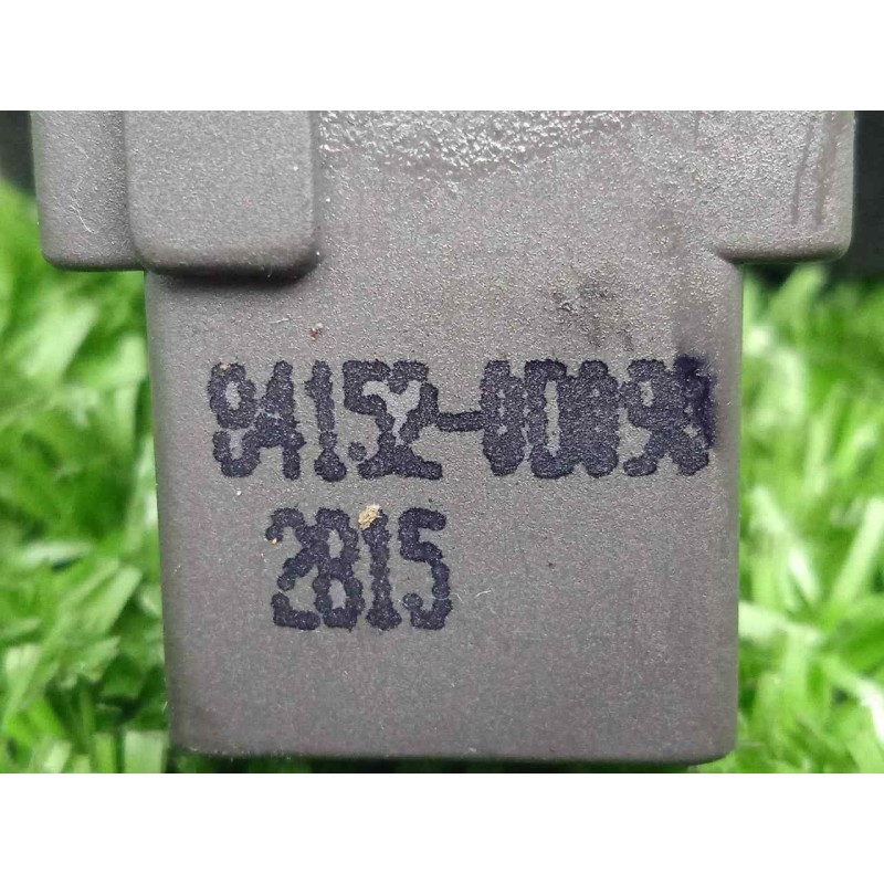 Recambio de regulador faros para toyota yaris 1.3 16v cat referencia OEM IAM 841520D090 4.PINES 