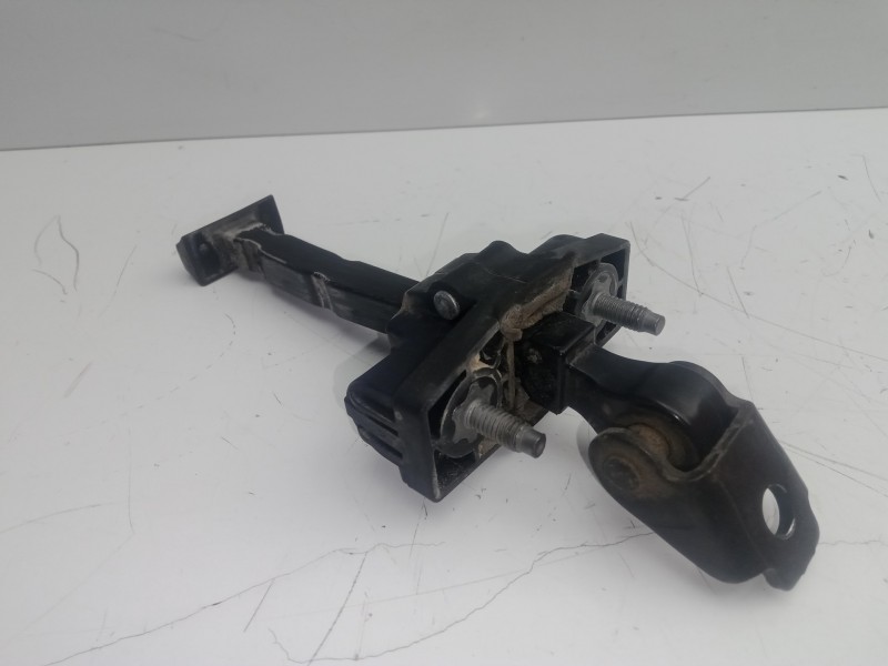 Recambio de retenedor puerta para renault clio iv 1.2 tce energy referencia OEM IAM  TRASERO.DERECHO 
