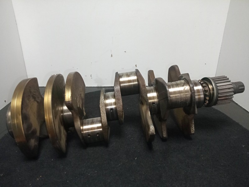 Recambio de cigueñal para audi a8 (d2) 4.2 v8 40v referencia OEM IAM 077T  