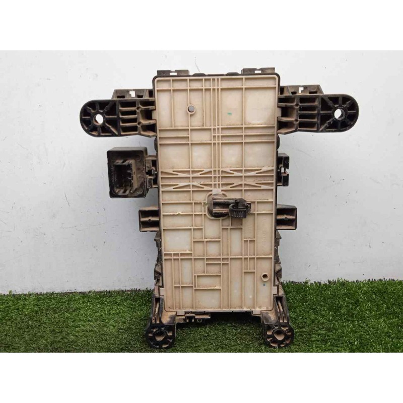 Recambio de caja reles / fusibles para suzuki grand vitara jb (jt) 1.9 ddis turbodiesel referencia OEM IAM 13446I06  