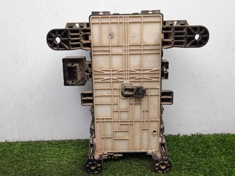 Recambio de caja reles / fusibles para suzuki grand vitara jb (jt) 1.9 ddis turbodiesel referencia OEM IAM 13446I06  