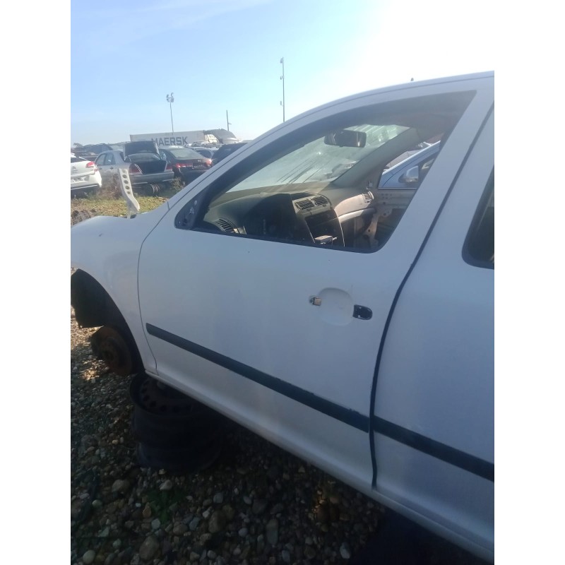 Recambio de puerta delantera izquierda para skoda octavia berlina (1z3) 1.6 referencia OEM IAM   BLANCO