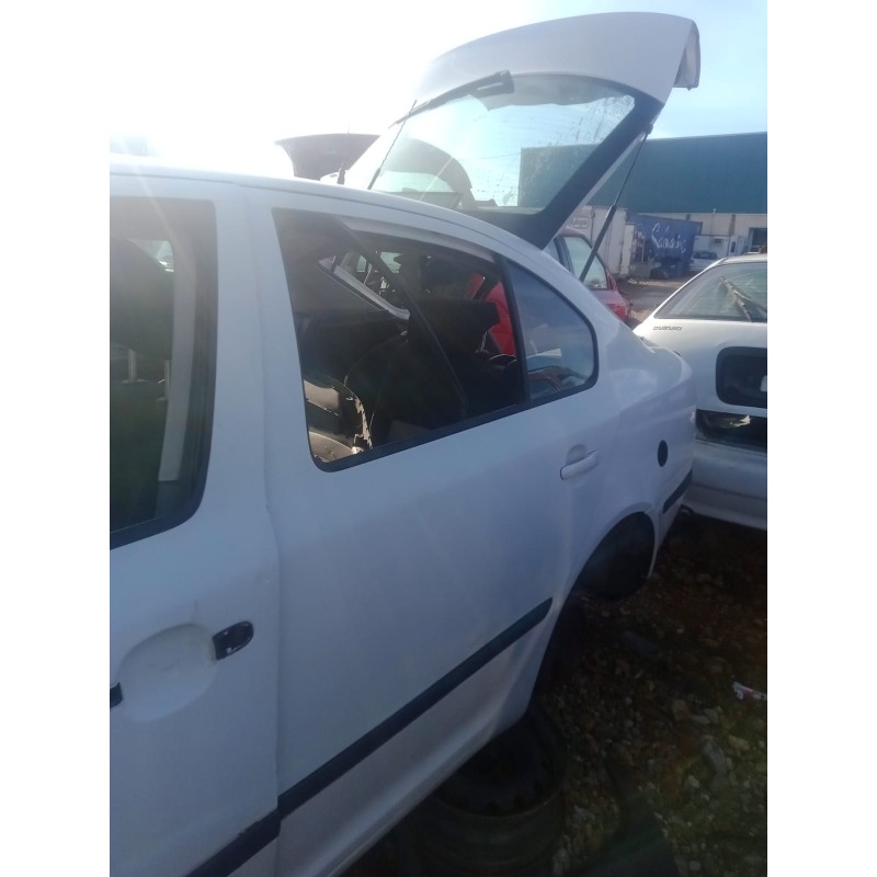 Recambio de puerta trasera izquierda para skoda octavia berlina (1z3) 1.6 referencia OEM IAM   