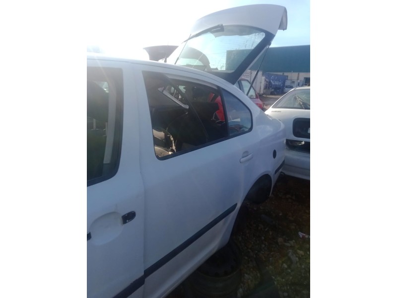 Recambio de puerta trasera izquierda para skoda octavia berlina (1z3) 1.6 referencia OEM IAM   
