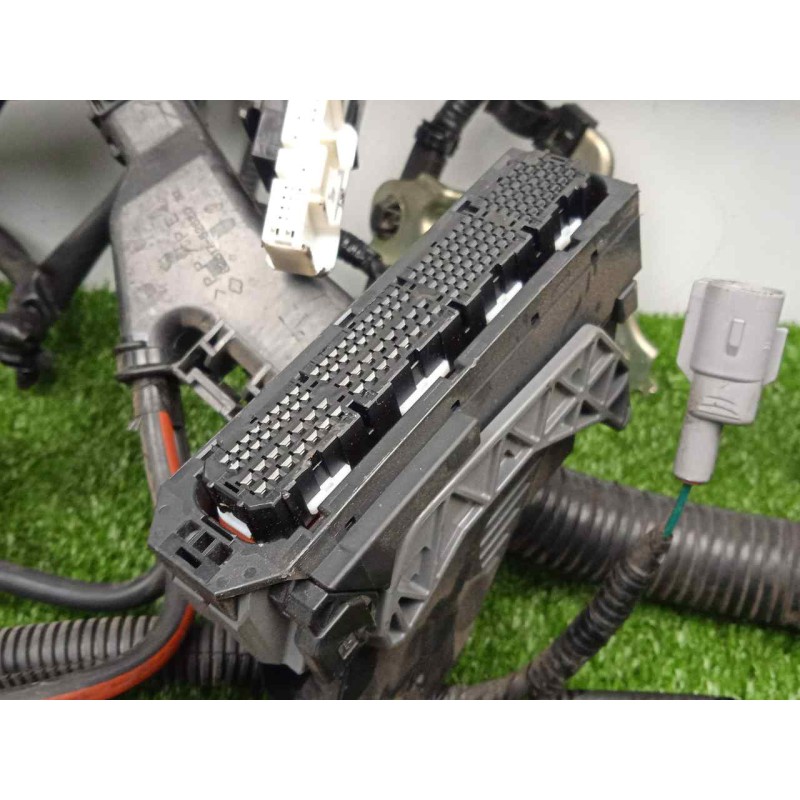 Recambio de instalacion electrica para toyota yaris 1.3 16v cat referencia OEM IAM 821210DN20  