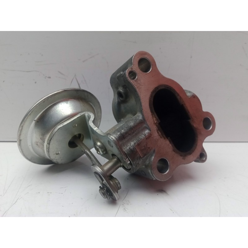 Recambio de caja mariposa para toyota auris 1.4 turbodiesel cat referencia OEM IAM 2J25  