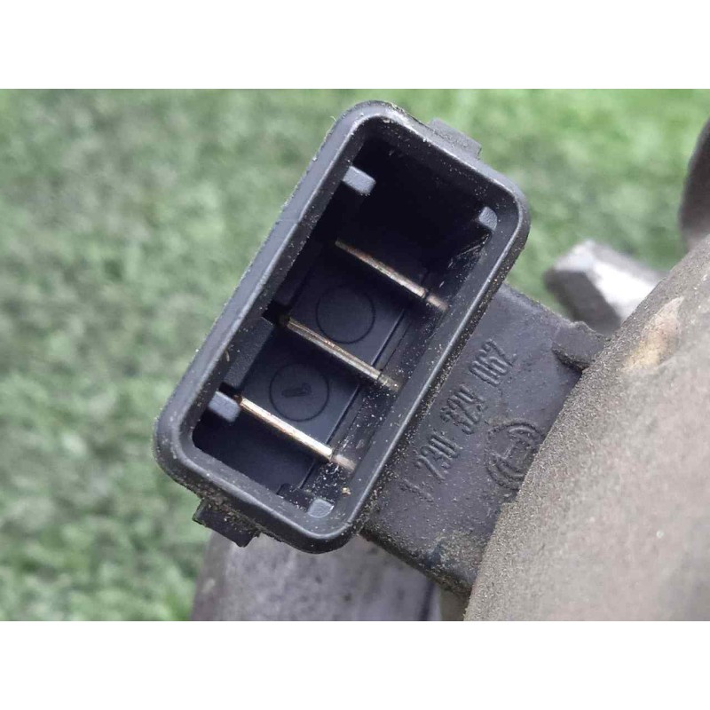 Recambio de delco para volkswagen polo berlina (6n1) 1.0 referencia OEM IAM 1235522443 BOSCH 3.PINES