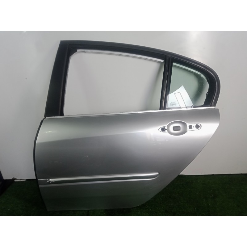 Recambio de puerta trasera izquierda para renault laguna iii 1.5 dci diesel referencia OEM IAM   