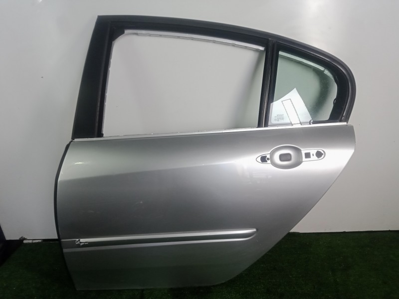 Recambio de puerta trasera izquierda para renault laguna iii 1.5 dci diesel referencia OEM IAM   