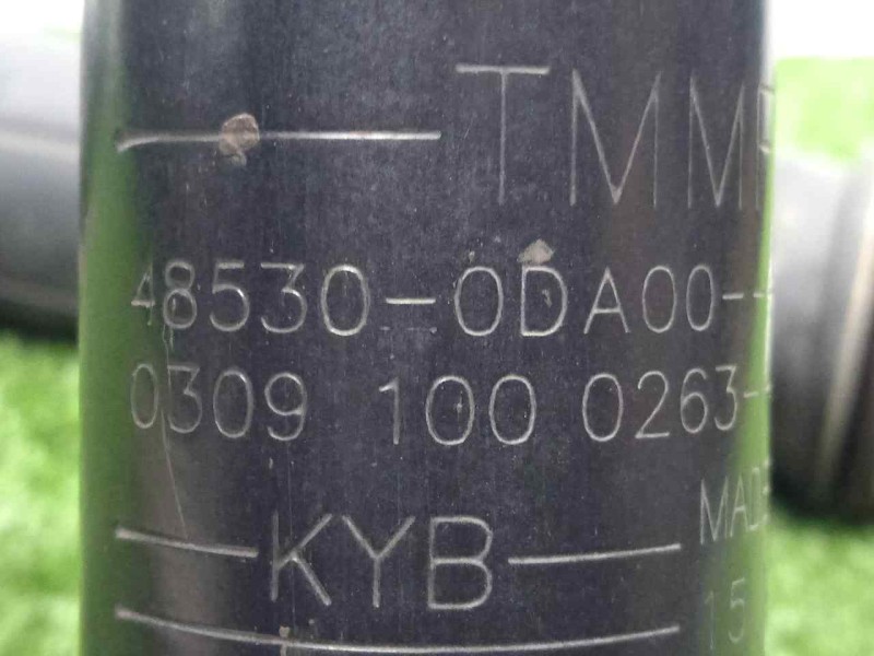 Recambio de juego amortiguadores trasero para toyota yaris 1.3 16v cat referencia OEM IAM 485300DA00  