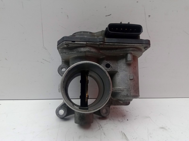 Recambio de caja mariposa para toyota auris 1.4 turbodiesel cat referencia OEM IAM 261000N030 6.PINES 