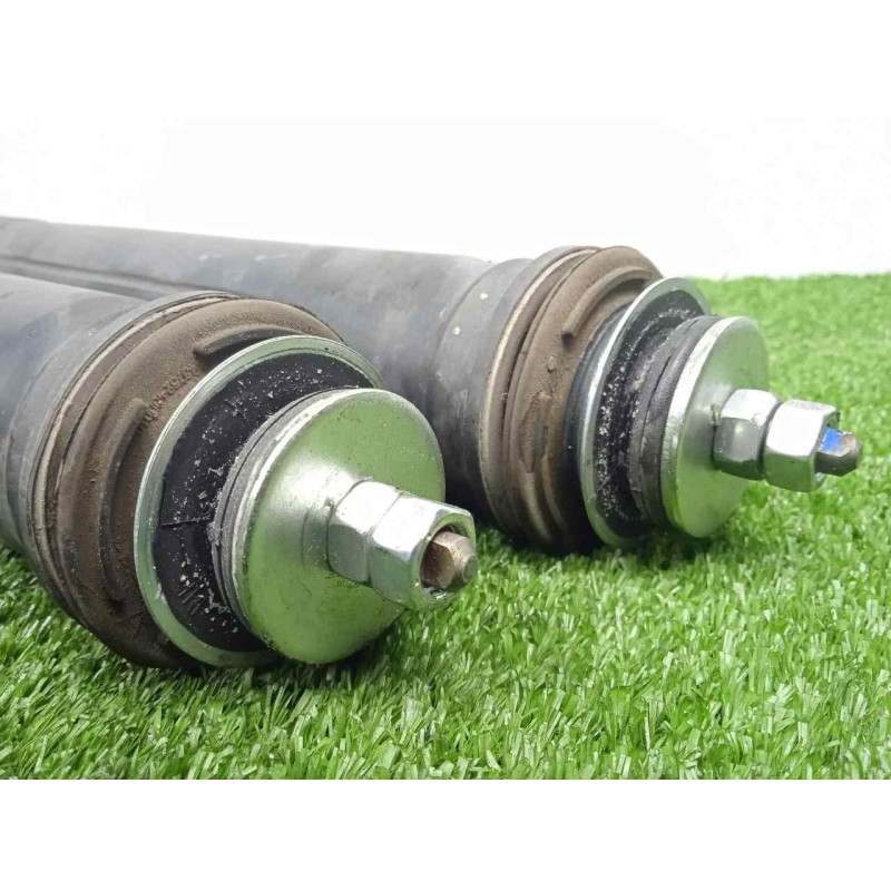Recambio de juego amortiguadores trasero para toyota yaris 1.3 16v cat referencia OEM IAM 485300DA00  