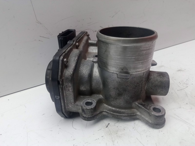 Recambio de caja mariposa para toyota auris 1.4 turbodiesel cat referencia OEM IAM 261000N030 6.PINES 