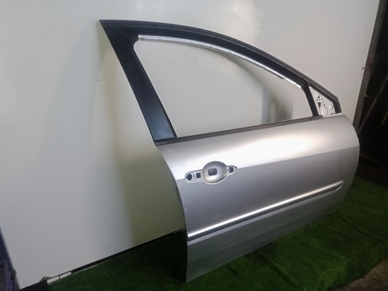 Recambio de puerta delantera derecha para renault laguna iii 1.5 dci diesel referencia OEM IAM   