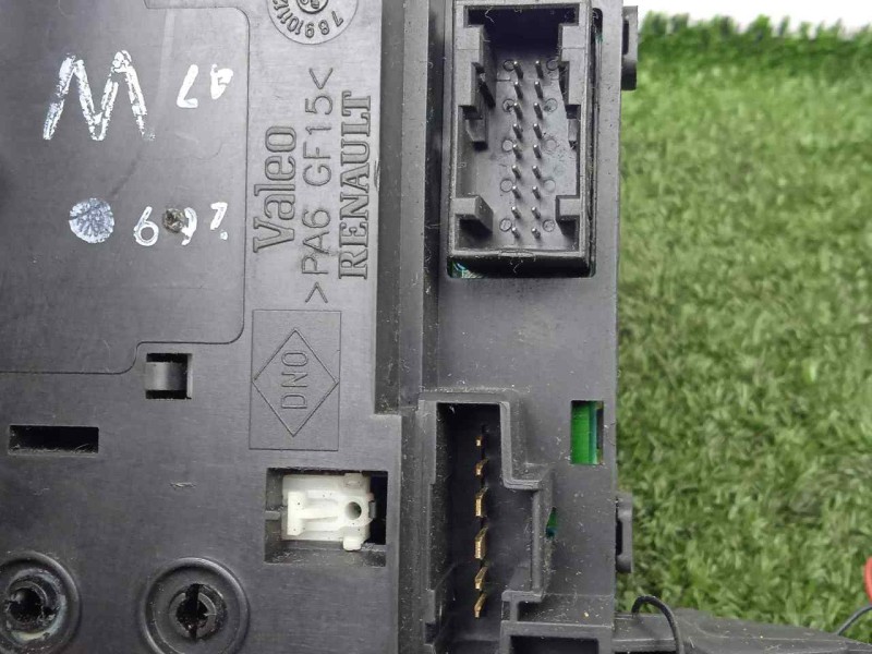 Recambio de mando limpia para renault scenic ii authentique referencia OEM IAM  MANDO RADIO LIMPIA TRASERO