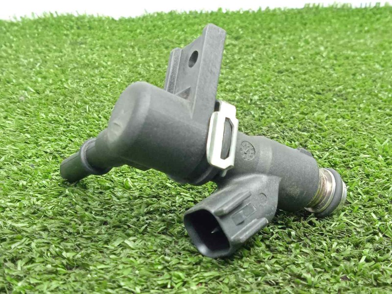 Recambio de inyector para hyosung st 700i referencia OEM IAM 28207328-15710HP9310 2.PINES 