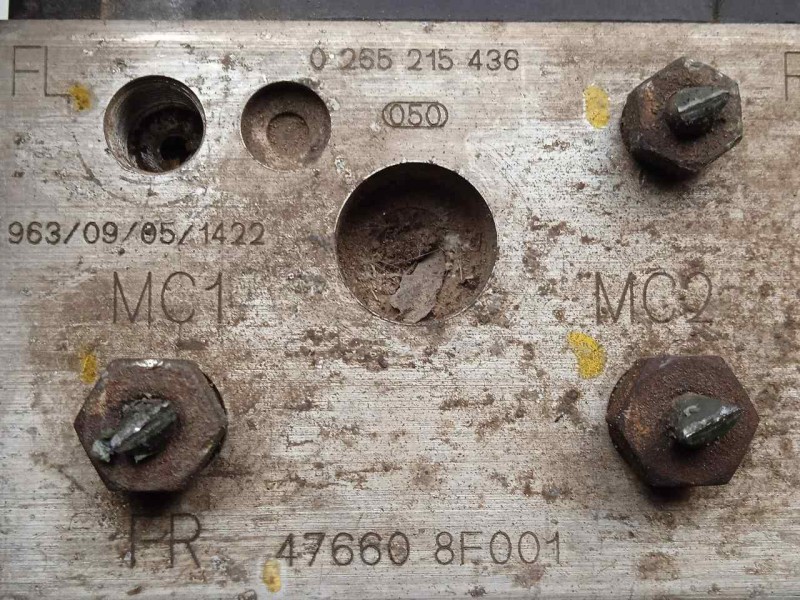 Recambio de abs para nissan terrano/terrano.ii (r20) 2.7 turbodiesel referencia OEM IAM 0273004287-0265215436-476608E001 BOSCH 