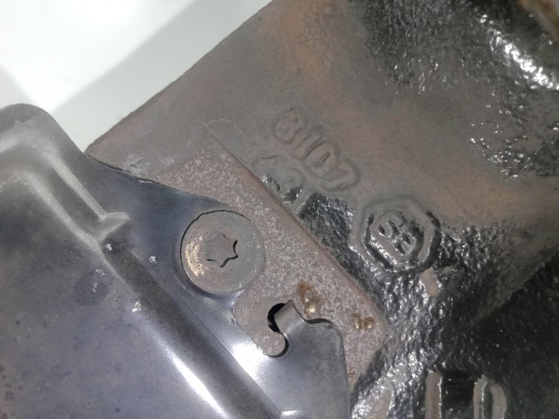 Recambio de mangueta delantera derecha para renault laguna iii 1.5 dci diesel referencia OEM IAM   