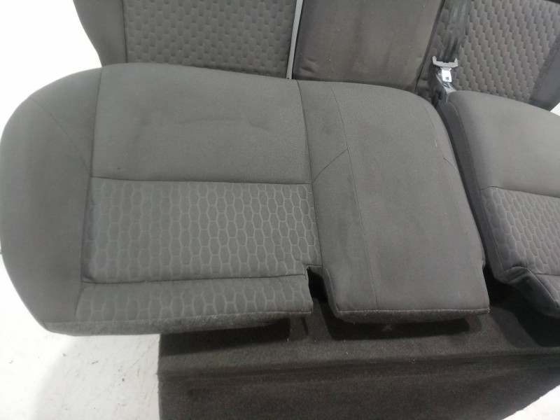 Recambio de asientos traseros para ford focus lim. (cb8) 1.6 tdci cat referencia OEM IAM   