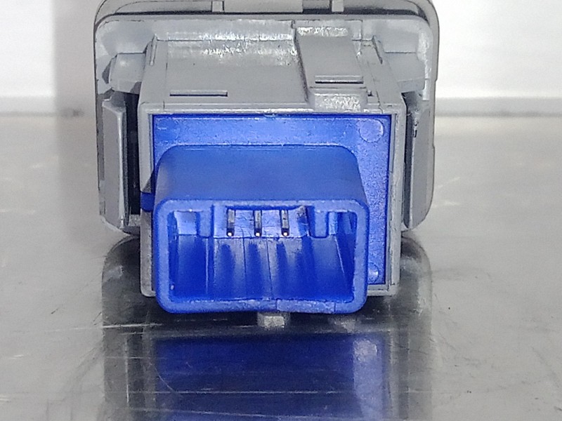 Recambio de warning para toyota auris 1.6 16v cat referencia OEM IAM 8433202180  