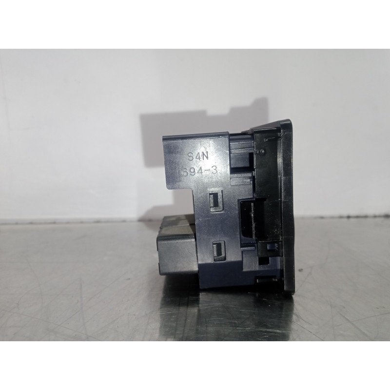 Recambio de mando retrovisor para toyota auris 1.6 16v cat referencia OEM IAM 183640  