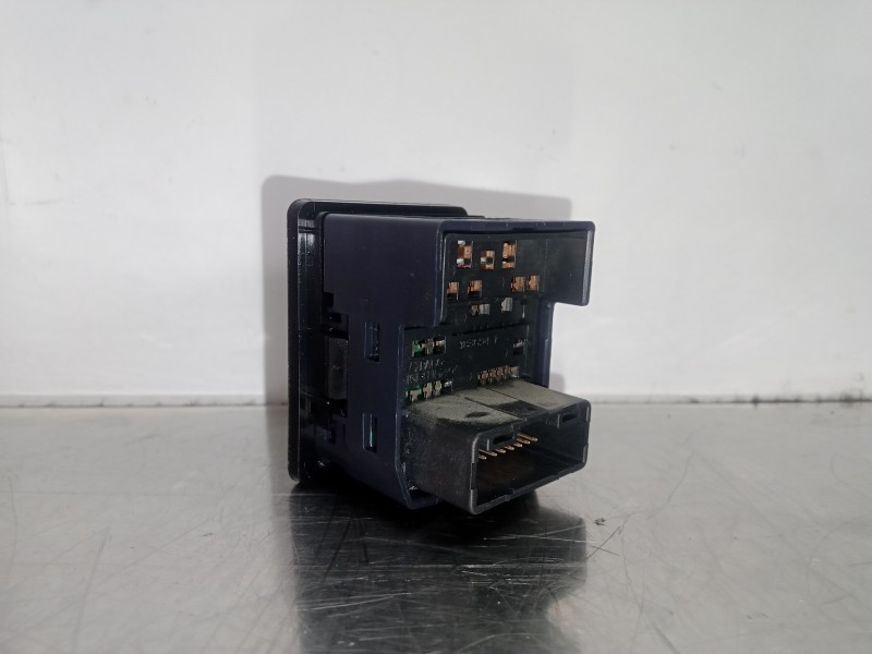 Recambio de mando retrovisor para toyota auris 1.6 16v cat referencia OEM IAM 183640  