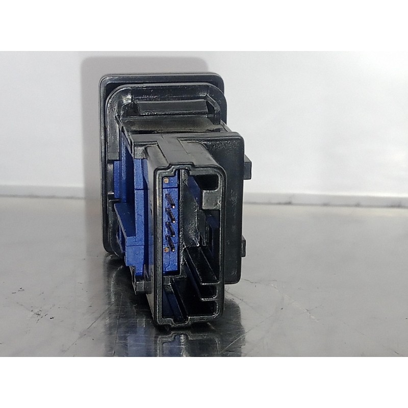 Recambio de interruptor para toyota auris 1.6 16v cat referencia OEM IAM 15CO32  