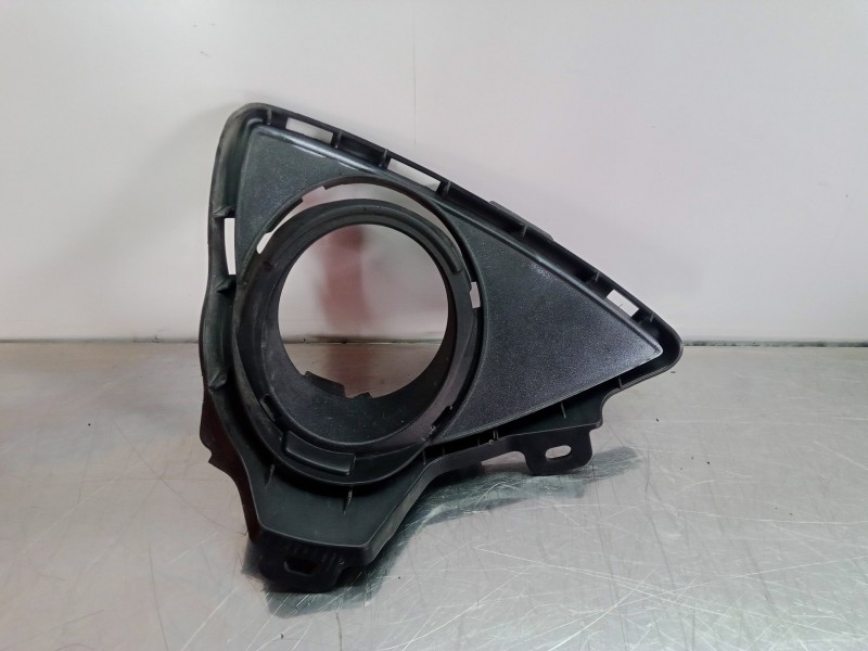 Recambio de rejilla paragolpes derecha para toyota auris 1.6 16v cat referencia OEM IAM 8148102290  