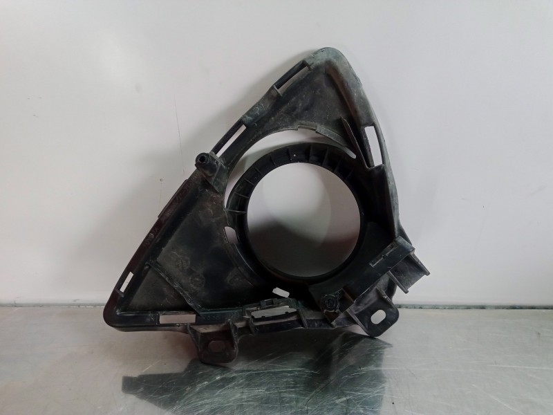 Recambio de rejilla paragolpes derecha para toyota auris 1.6 16v cat referencia OEM IAM 8148102290  