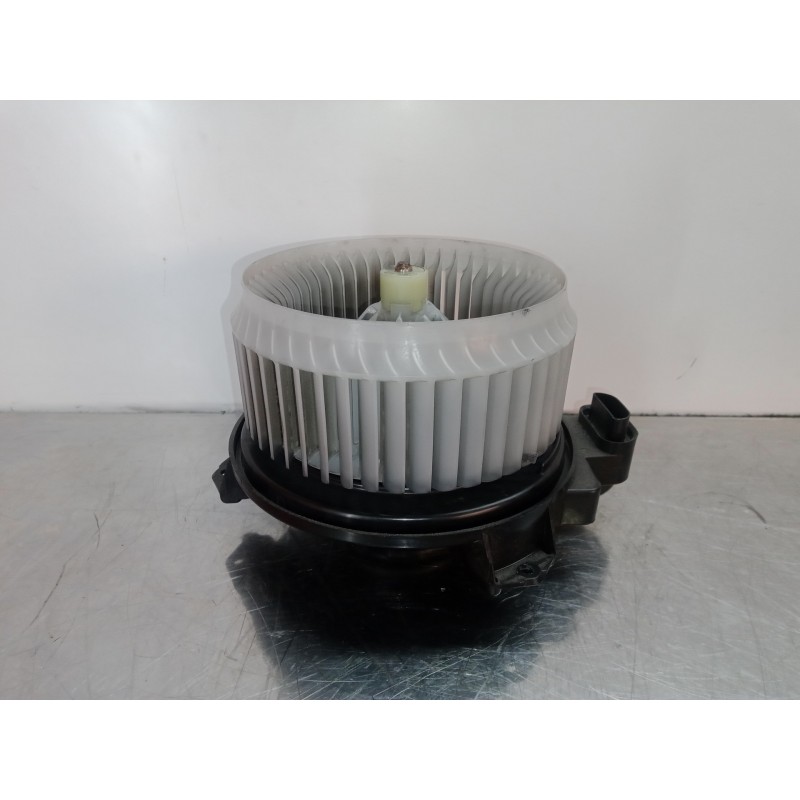 Recambio de motor calefaccion para toyota auris 1.6 16v cat referencia OEM IAM AV2727008085  