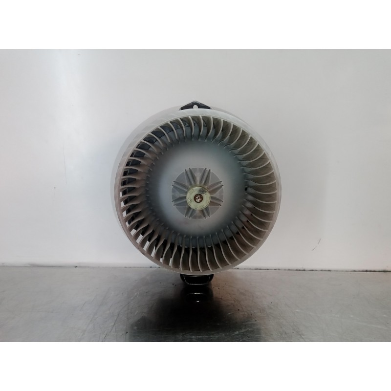 Recambio de motor calefaccion para toyota auris 1.6 16v cat referencia OEM IAM AV2727008085  