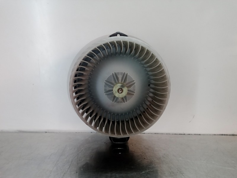 Recambio de motor calefaccion para toyota auris 1.6 16v cat referencia OEM IAM AV2727008085  